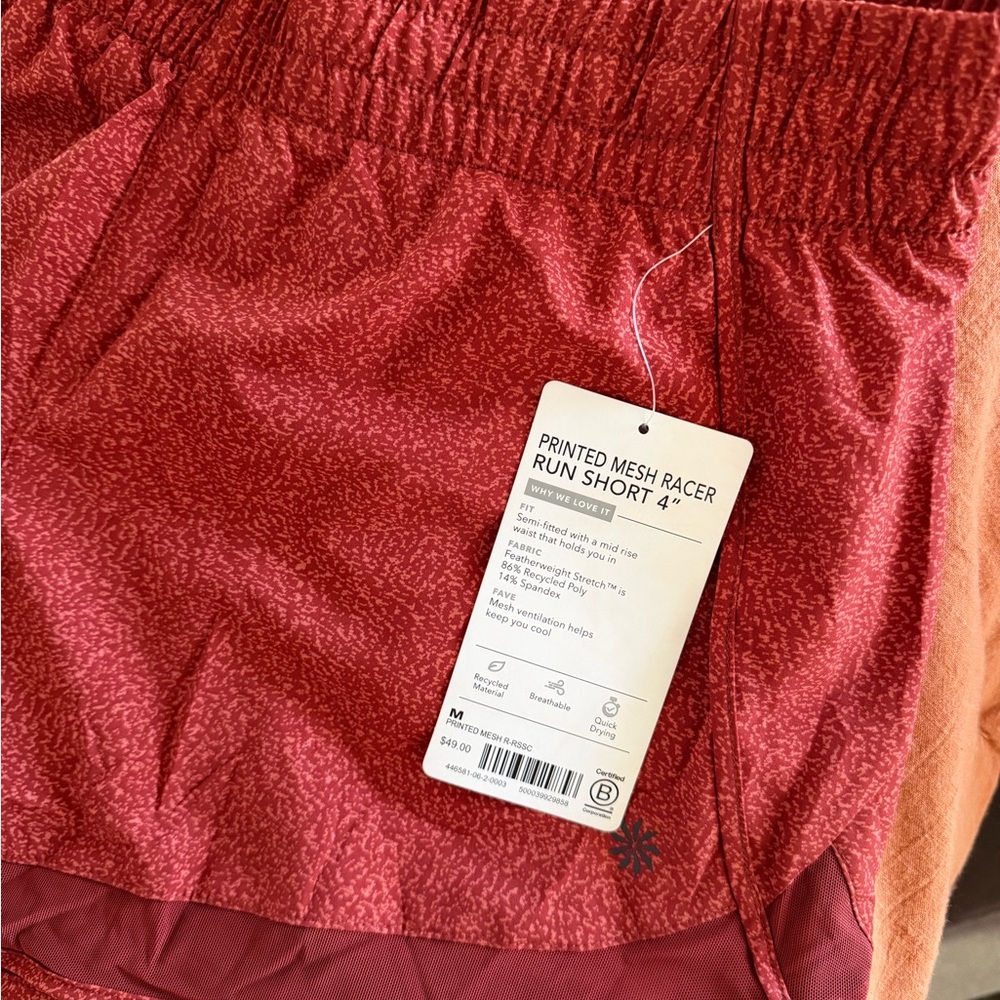 NWT Athleta 4” Mesh Racer Run Shorts M - Picture 3 of 8